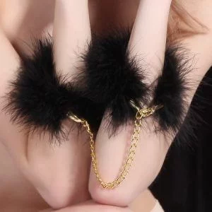 987101324 Handboeien Feather Cuffs 8719831783243 3