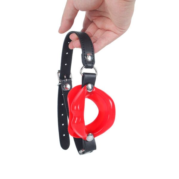 Banoch   Gag kissy lips   Rood   hangend in hand Banoch   Gag kissy lips   Rood   hangend in hand