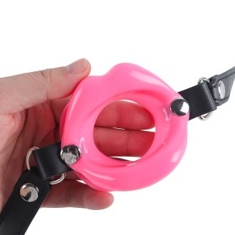 Banoch Gag kissy lips Roze bondage in hand (3)