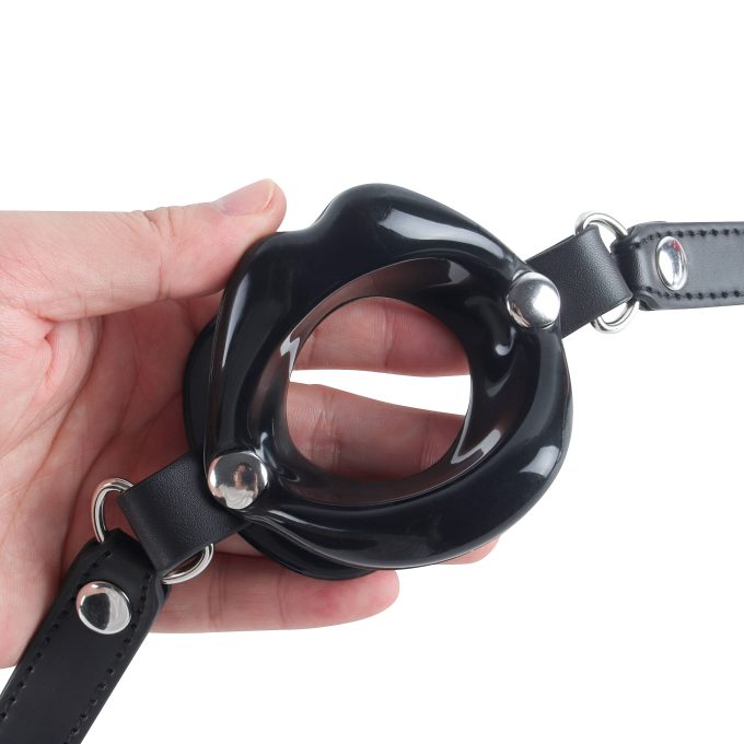 Banoch Gag kissy lips Zwart hangend met hand Banoch Gag kissy lips Zwart hangend met hand