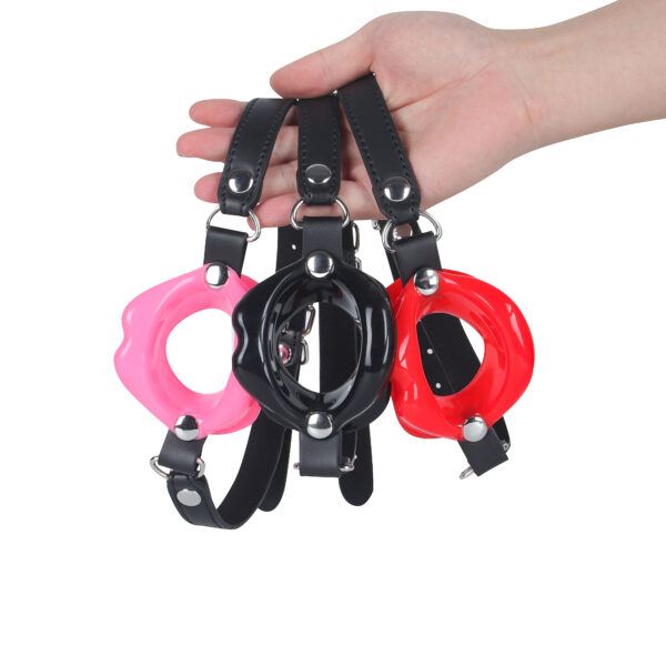 Banoch   Gag kissy lips  in hand Banoch   Gag kissy lips  in hand