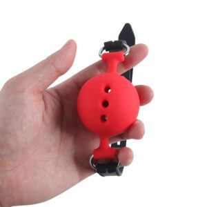 Banoch   ballgag siliconen large   rood Ø 5 cm in hand