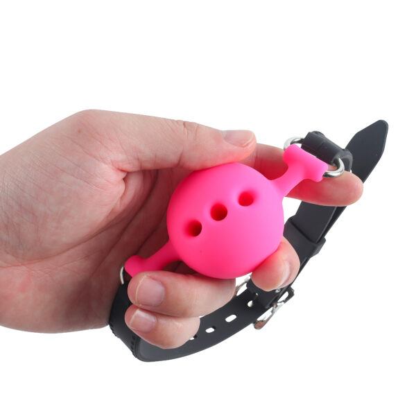 Banoch   ballgag siliconen medium   roze Ø 4,5 cm in hand