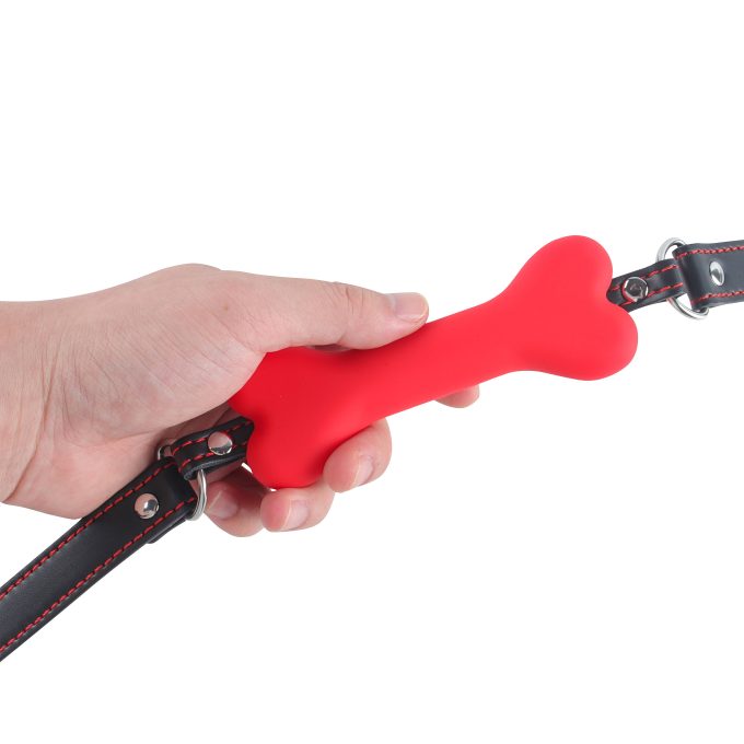 Banoch   mouthgag bone   siliconen gag bot   rood in hand