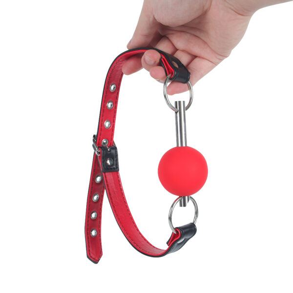 Banoch   Ball gag Red Luxe   Siliconen   Rood hamgend in hand