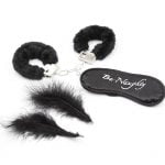 Banoch Bondage Naughty Black zwarte handboeien blindoekje en veren 987101680 1