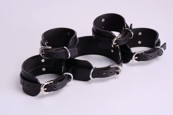 Banoch Hedonistic bauhaus Bondageset zwart leer 987101856 24 scaled Banoch Hedonistic bauhaus Bondageset zwart leer 987101856 24 scaled