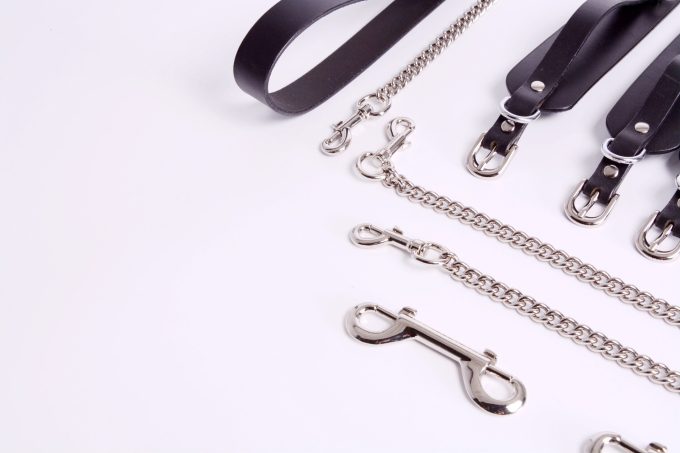 Banoch Hedonistic bauhaus Bondageset zwart leer 987101856 8 scaled Banoch Hedonistic bauhaus Bondageset zwart leer 987101856 8 scaled