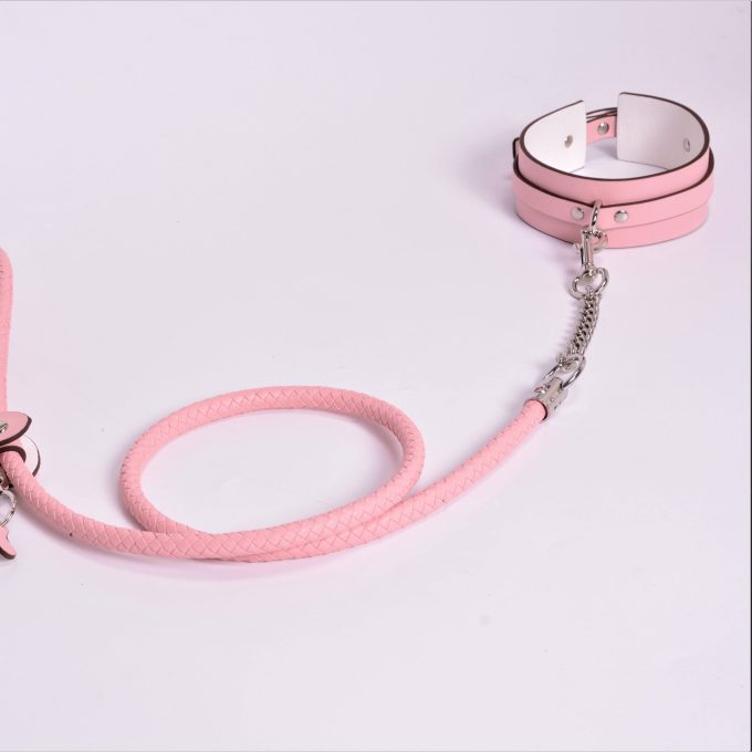 Banoch Sultry Bondageset Pink roze imitatieleer bdsm 987101861 8 scaled Banoch Sultry Bondageset Pink roze imitatieleer bdsm 987101861 8 scaled