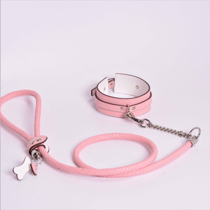 Banoch Sultry Bondageset Pink roze imitatieleer bdsm 987101861 9 scaled Banoch Sultry Bondageset Pink roze imitatieleer bdsm 987101861 9 scaled