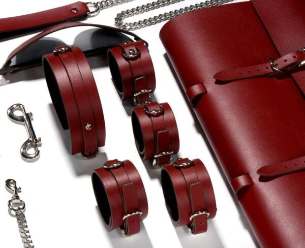 Banoch Sultry Bondageset in hoes rood pu leer 987101855 15 Banoch Sultry Bondageset in hoes rood pu leer 987101855 15