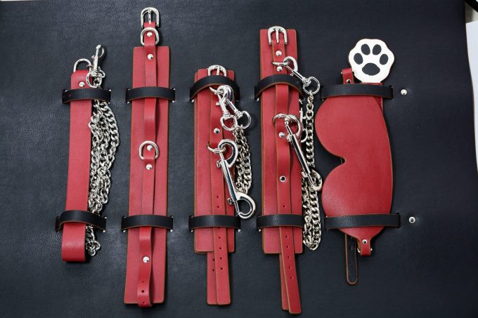 Banoch Sultry Bondageset in hoes rood pu leer 987101855 16 scaled