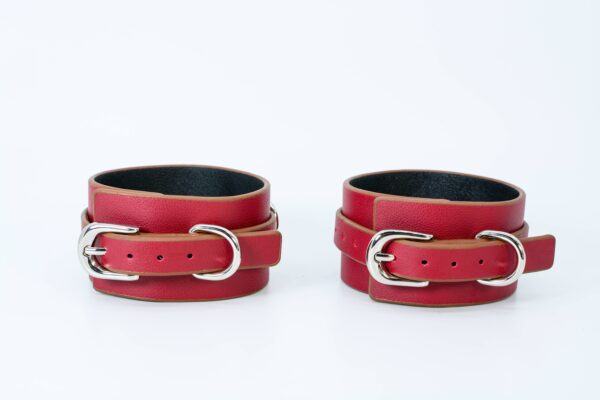 Banoch Sultry Bondageset in hoes rood pu leer 987101855 25 scaled Banoch Sultry Bondageset in hoes rood pu leer 987101855 25 scaled