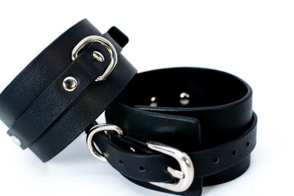 Banoch Sultry Bondageset in hoes zwart pu leer 987101854 20 scaled Banoch Sultry Bondageset in hoes zwart pu leer 987101854 20 scaled