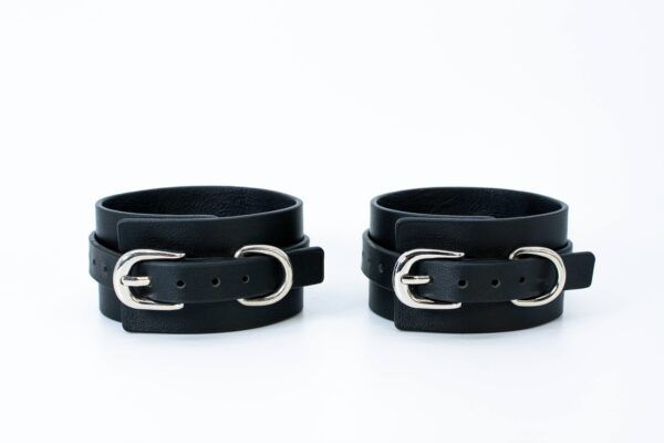 Banoch Sultry Bondageset in hoes zwart pu leer 987101854 26 scaled Banoch Sultry Bondageset in hoes zwart pu leer 987101854 26 scaled