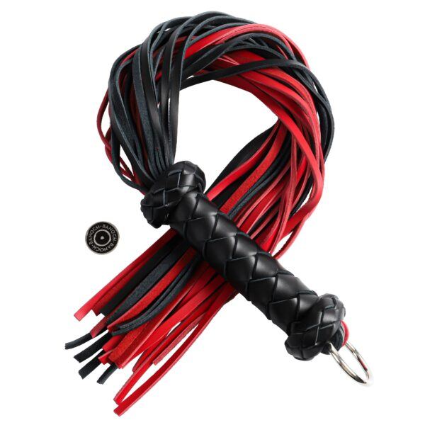 Banoch Flogger redblack korte zweep leer ophangring 987102216 1 scaled scaled Banoch Flogger redblack korte zweep leer ophangring 987102216 1 scaled scaled