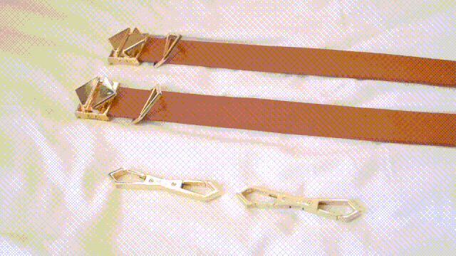 Banoch Lockink how to use the bondage straps 6