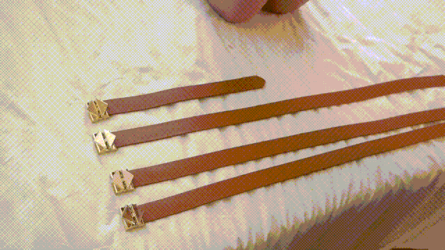 Banoch Lockink how to use the bondage straps 9