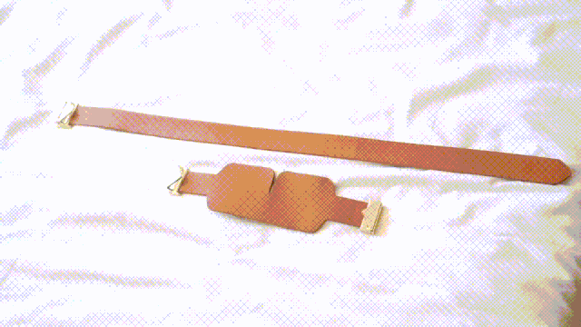 Banoch lockink showing how to make blindfold