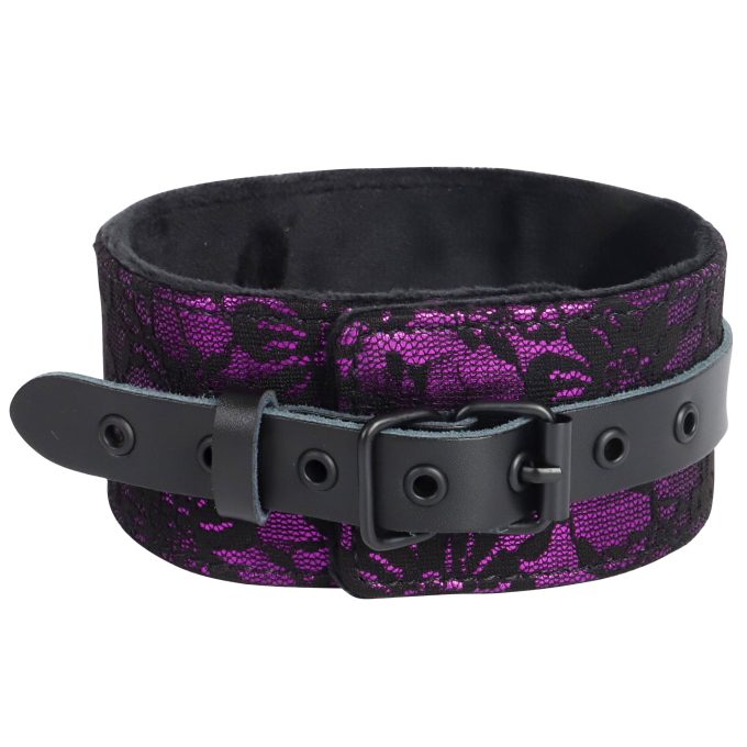 Banoch Collar leash Courtesan Purple halsband met riem paars bondage 987101769 2 scaled scaled