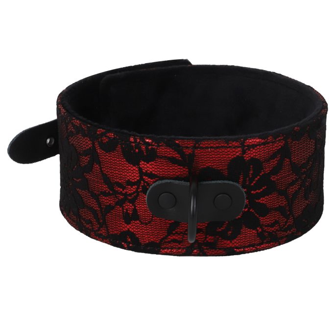 Banoch Collar leash Courtesan Red halsband met riem rood 987101768 7 scaled scaled Banoch Collar leash Courtesan Red halsband met riem rood 987101768 7 scaled scaled