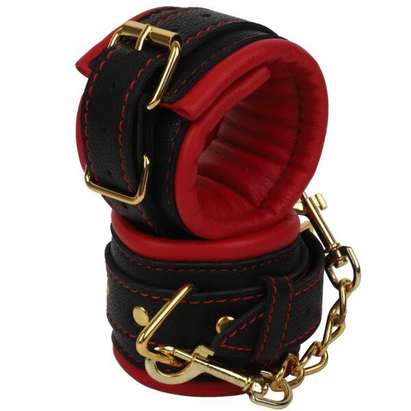 Banoch Handcuff gold rode Handboeien leer met goud bondage 987101375 11 scaled scaled Banoch Handcuff gold rode Handboeien leer met goud bondage 987101375 11 scaled scaled