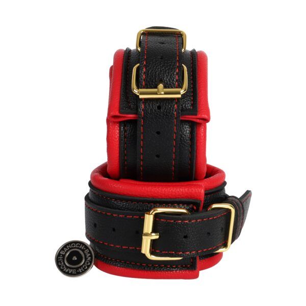 Banoch Handcuff gold rode Handboeien leer met goud bondage 987101375 13 scaled scaled Banoch Handcuff gold rode Handboeien leer met goud bondage 987101375 13 scaled scaled