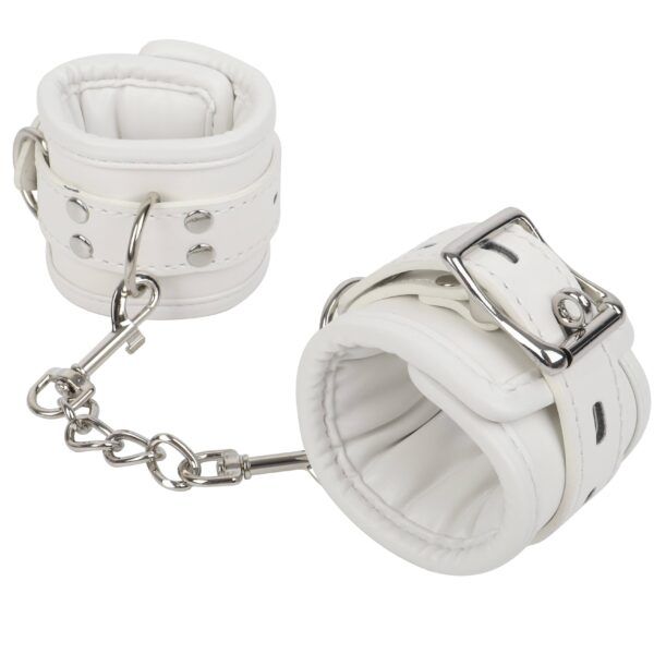 Banoch handboeien van pu leer gevoerd wit bondage 987101777 4 scaled scaled Banoch handboeien van pu leer gevoerd wit bondage 987101777 4 scaled scaled