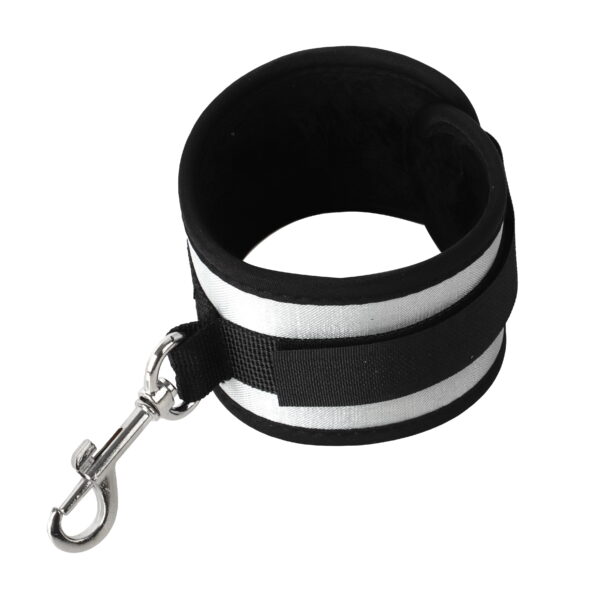 Banoch handboeien stangen Grey Bondageset 987102242 4 scaled scaled Banoch handboeien stangen Grey Bondageset 987102242 4 scaled scaled