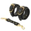 Banoch handboeien van pu leer zwart goud bondage 987102326 5 scaled scaled Banoch handboeien van pu leer zwart goud bondage 987102326 5 scaled scaled