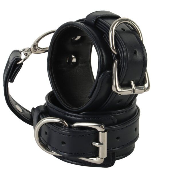 Banoch handboeien van pu leer zwart zilver bondage 987102334 8 scaled scaled Banoch handboeien van pu leer zwart zilver bondage 987102334 8 scaled scaled