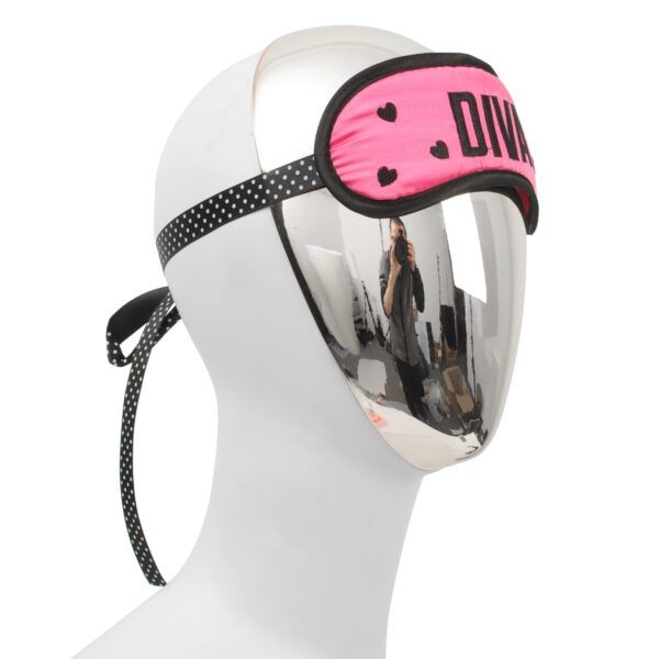 Banoch La Diva hot pink bondage blinddoek zweepje en handboeien 12 scaled scaled Banoch La Diva hot pink bondage blinddoek zweepje en handboeien 12 scaled scaled