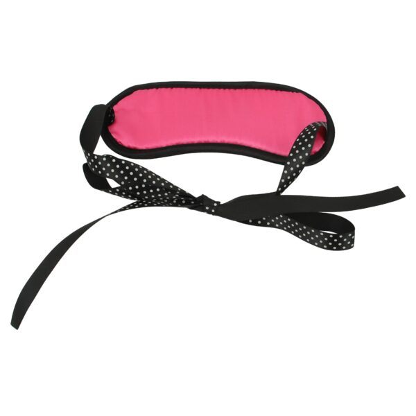 Banoch La Diva hot pink bondage blinddoek zweepje en handboeien 6 scaled scaled Banoch La Diva hot pink bondage blinddoek zweepje en handboeien 6 scaled scaled