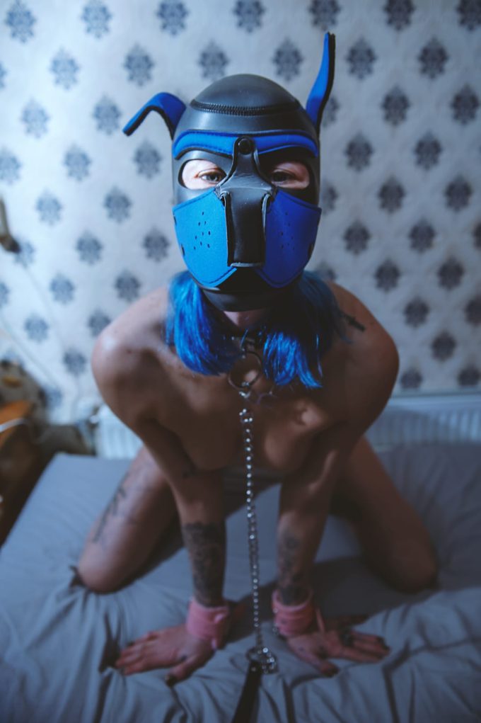 Banoch Alice in blauwe puppy hood fotograaf PartialPixel 2