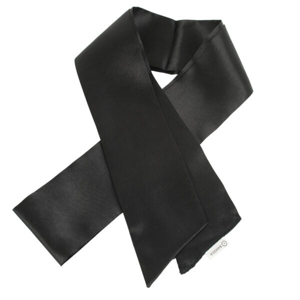 Banoch Blinddoek Zwart zacht satijn met banoch lbel 5 scaled
