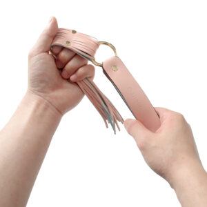 Banoch flogger flat blauw roze pu leer 50 cm BDSM 6 scaled