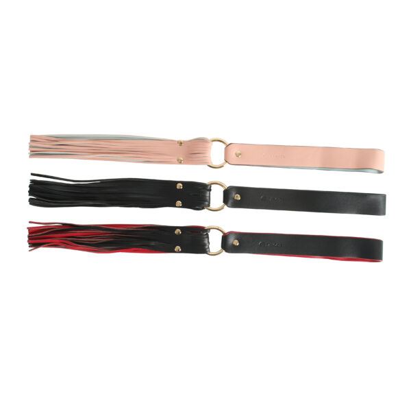 Banoch flogger flat zwart rood roze pu leer 50 cm BDSM scaled