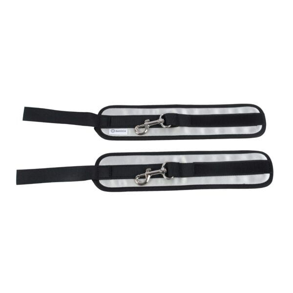 Banoch Cuffs Grey Comfortabele en zachte handboeien soft bondage 1 scaled Banoch Cuffs Grey Comfortabele en zachte handboeien soft bondage 1 scaled