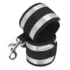 Banoch Cuffs Grey Comfortabele en zachte handboeien soft bondage 4 scaled Banoch Cuffs Grey Comfortabele en zachte handboeien soft bondage 4 scaled