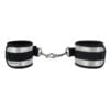 Banoch Cuffs Grey Comfortabele en zachte handboeien soft bondage 6 scaled Banoch Cuffs Grey Comfortabele en zachte handboeien soft bondage 6 scaled