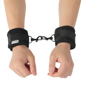 Banoch Cuffs blindfold Soft Bdsm Zwart Klittenband handboeien bondage 13 scaled
