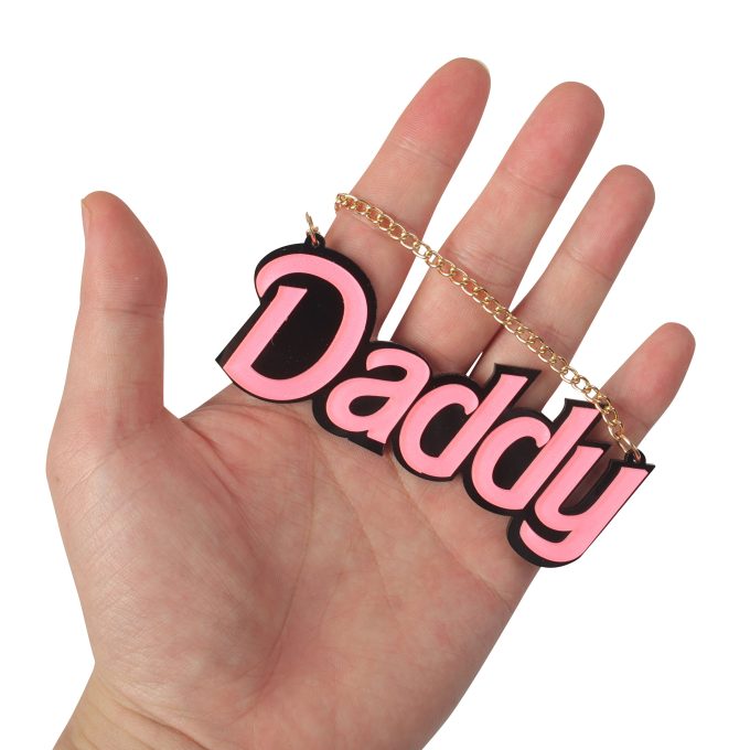 Banoch Daddy halsband hanger met goudkleurige ketting 7 scaled