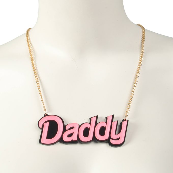 Banoch Daddy halsband hanger met goudkleurige ketting 8 scaled