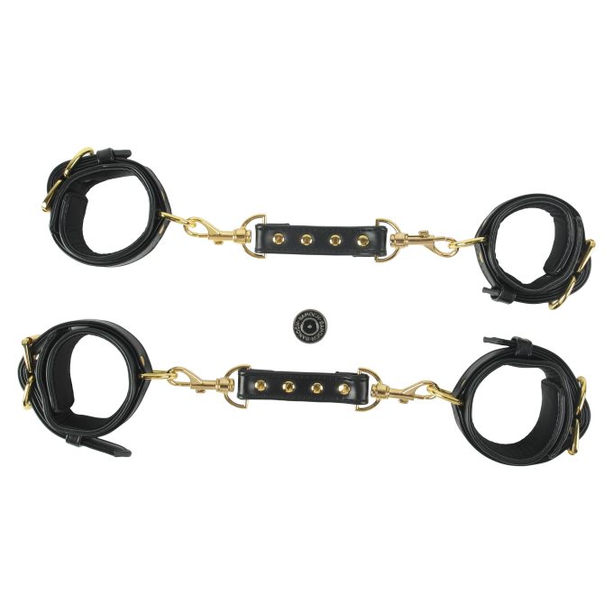 Banoch luxe bondageset zwart handboeien enkelboeien collar leash pu leer opbergtas 1 1 scaled