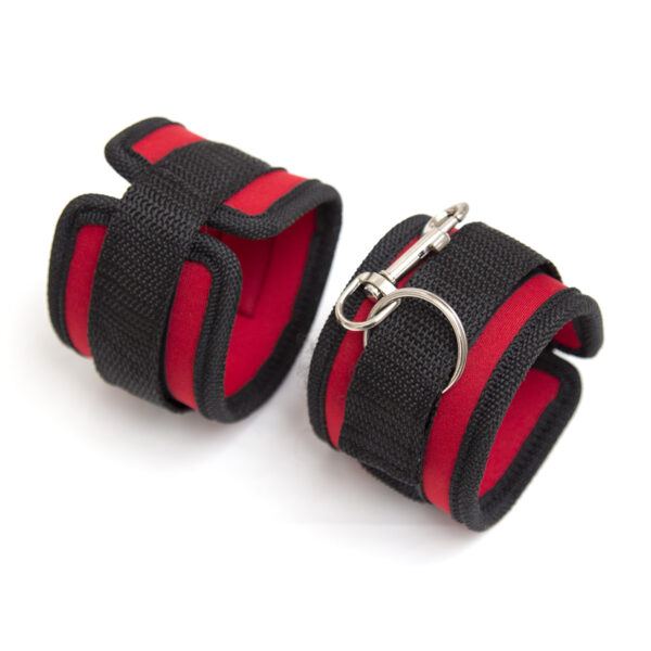 Banoch Bondageset voor onder bed stevige zachte neopreen boeien makkelijk verstelbaar rood (4) Banoch Bondageset voor onder bed stevige zachte neopreen boeien makkelijk verstelbaar rood (4)