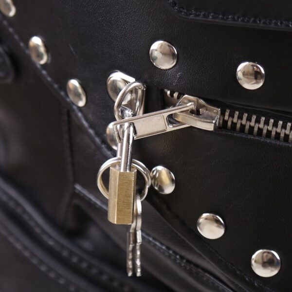 Banoch Masker Igor Zwart imitatie leer bondage (10)