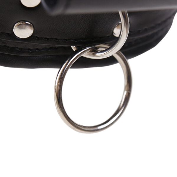 Banoch Masker Igor Zwart imitatie leer bondage (11)