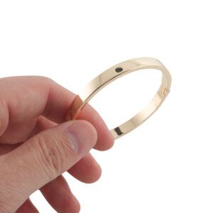 Banoch Cockring klap Metaal cockring tussen 2 vingers gehouden