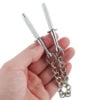 Banoch Grijper tepelklem metaal met ketting in hand (1)